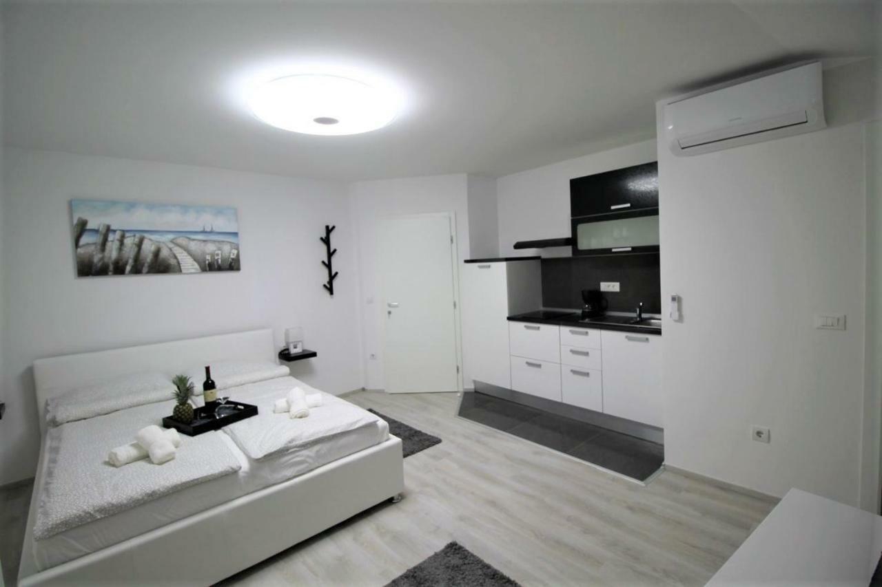 Arbel Apartments Porec Exterior photo