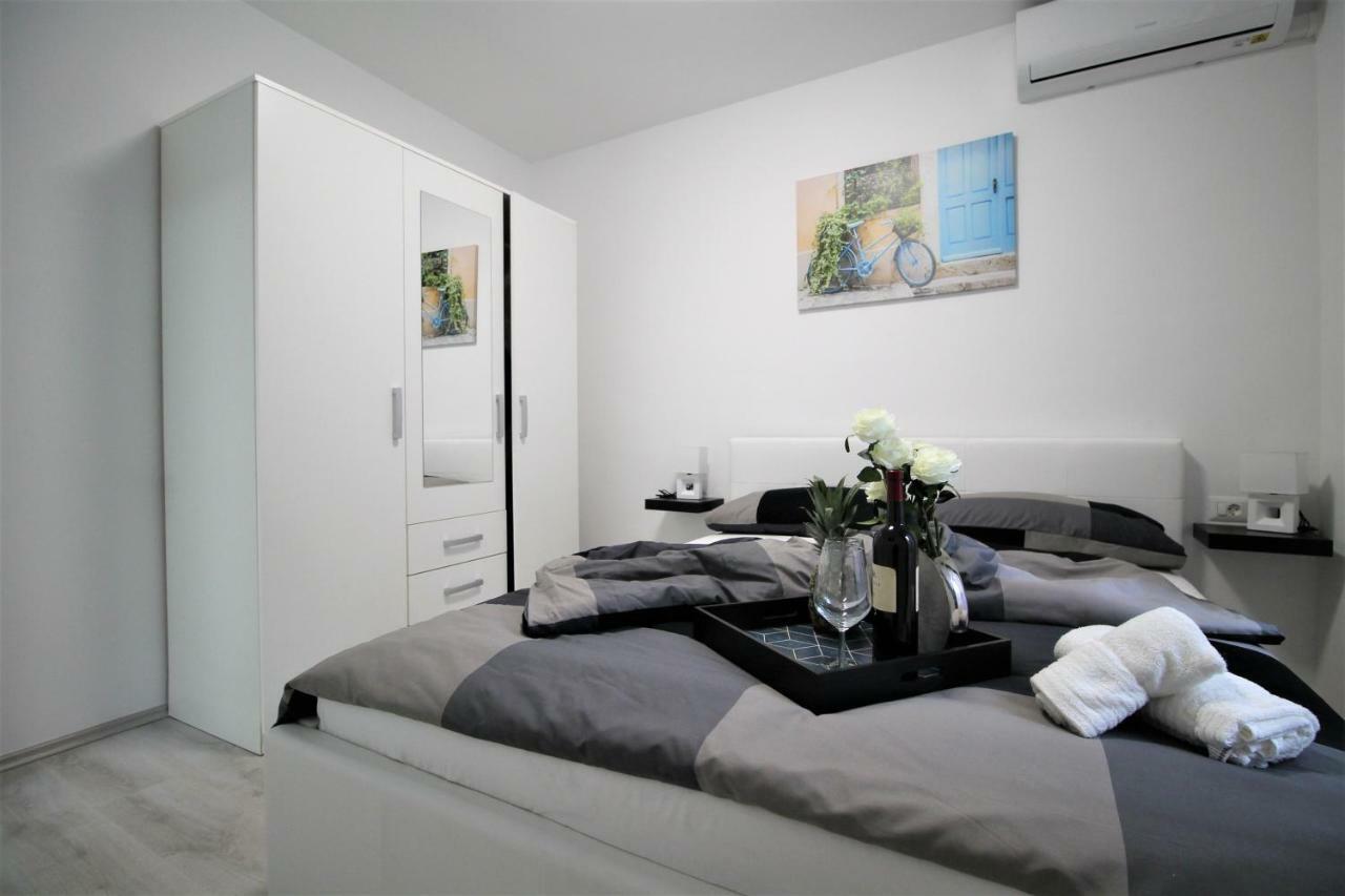 Arbel Apartments Porec Exterior photo