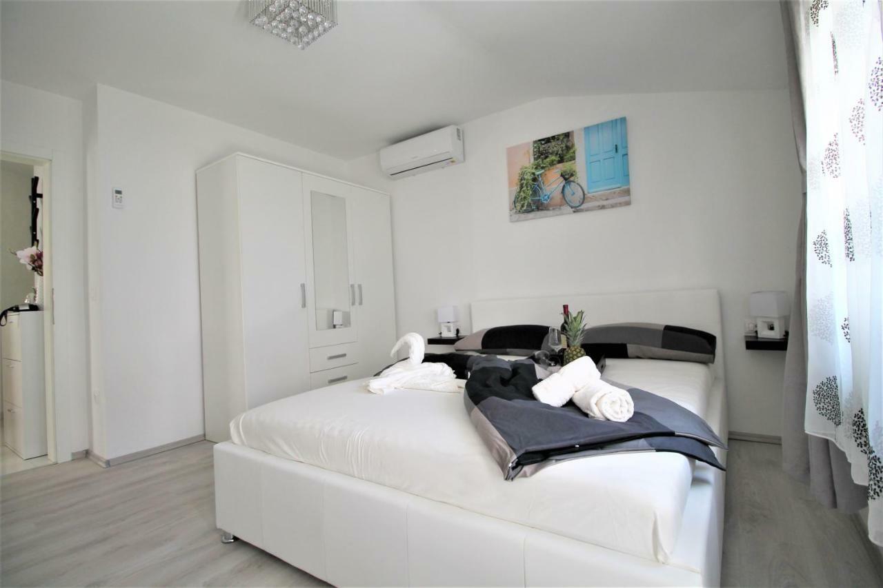Arbel Apartments Porec Exterior photo