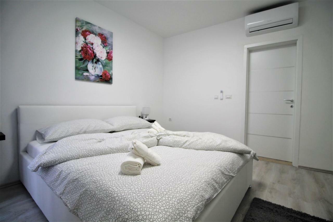 Arbel Apartments Porec Exterior photo