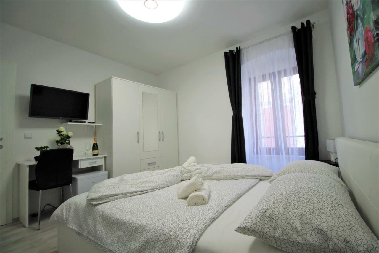 Arbel Apartments Porec Exterior photo