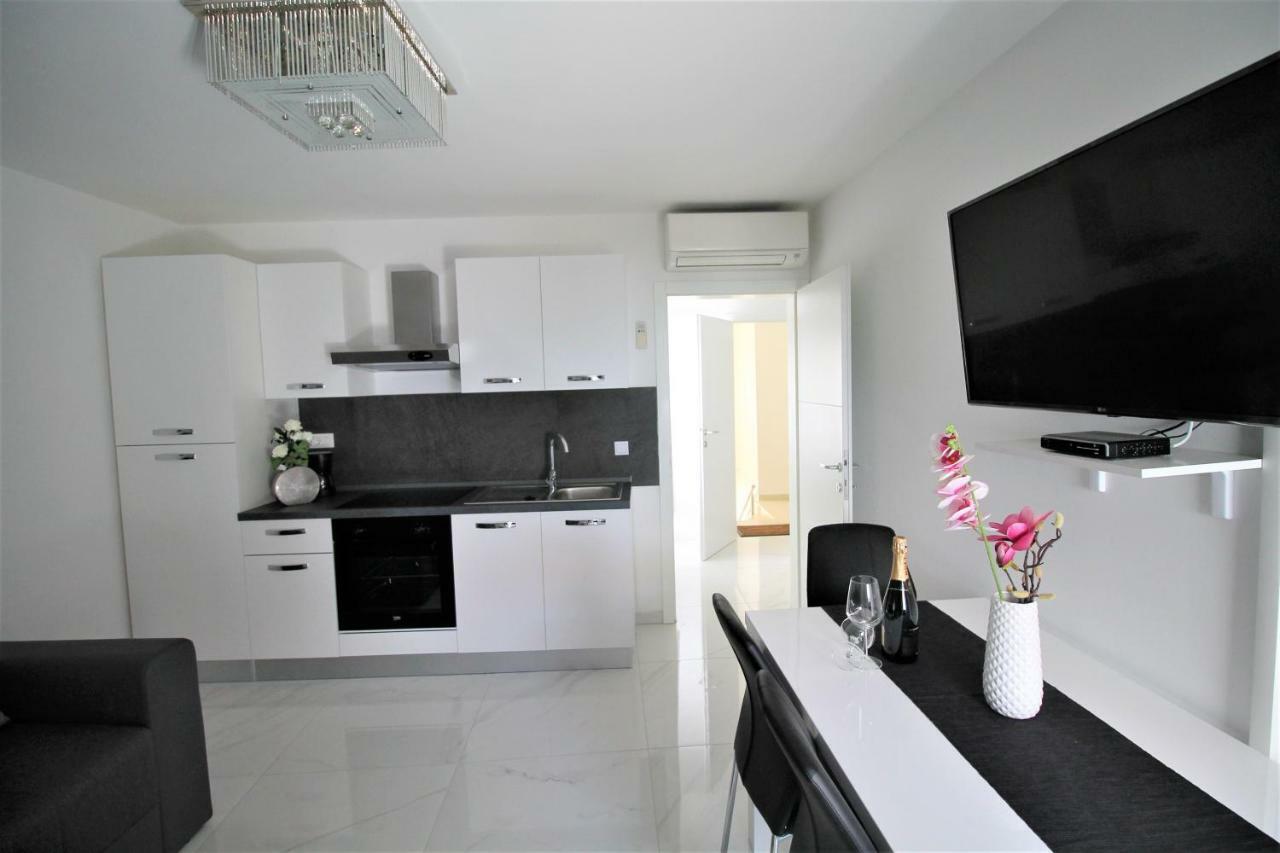 Arbel Apartments Porec Exterior photo